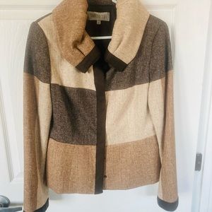 WORTH jacket, size S fully lined, rolled collar, snap up front, wool blend
